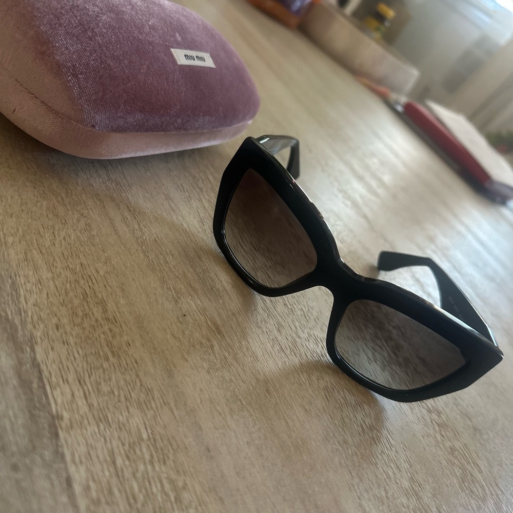 Authentic MIU MIU Sunglasses 
Like Brand New!
Work once!
No scuffs or scratches!